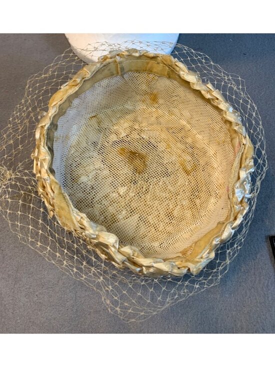 Ladies Ivory Raffia & Velvet Ribbon Hat with Netting Size 22 Vintage main image 8
